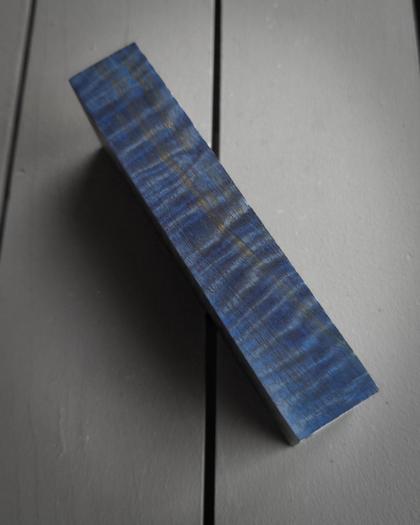 Blue Curly Mango