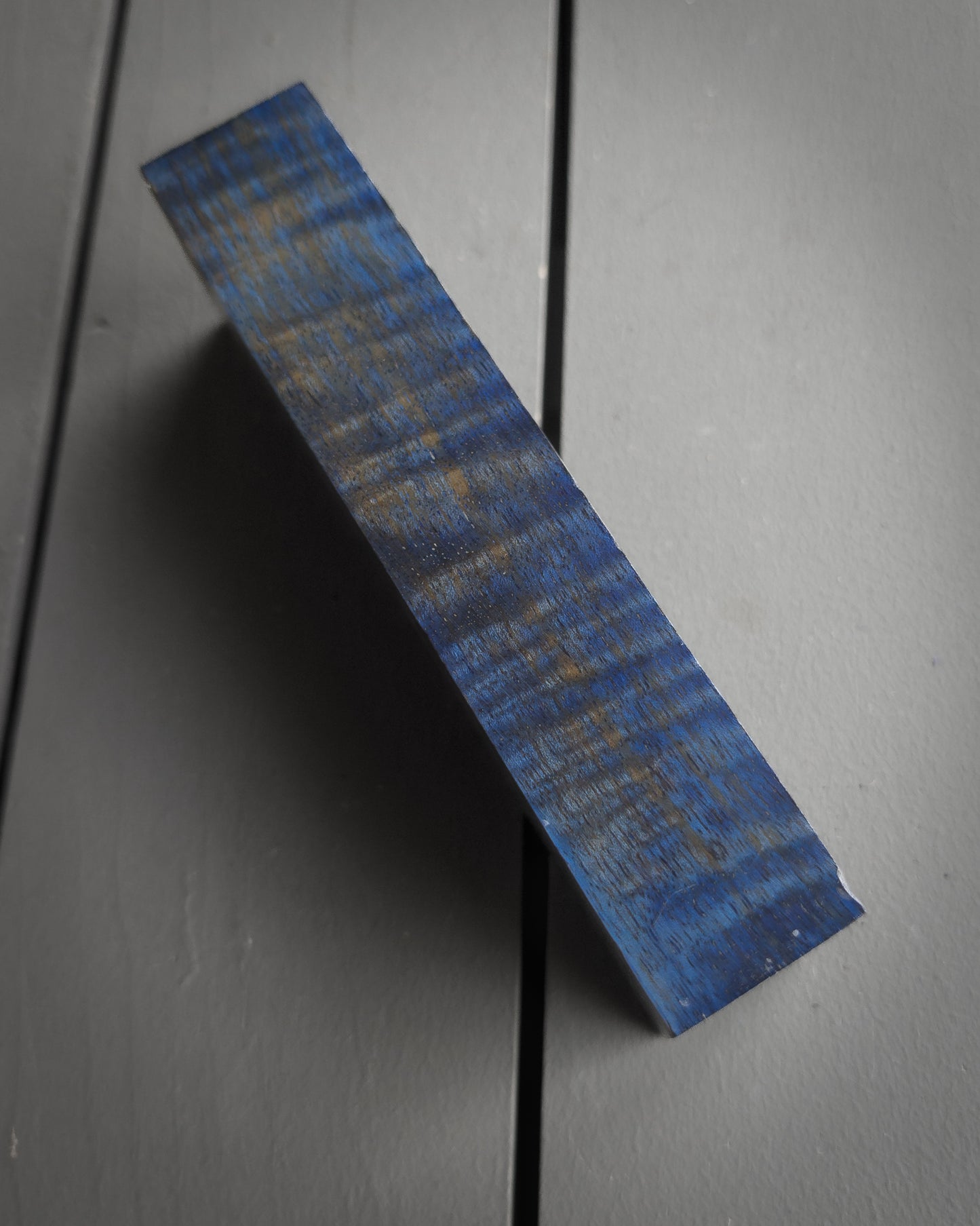 Blue Curly Mango