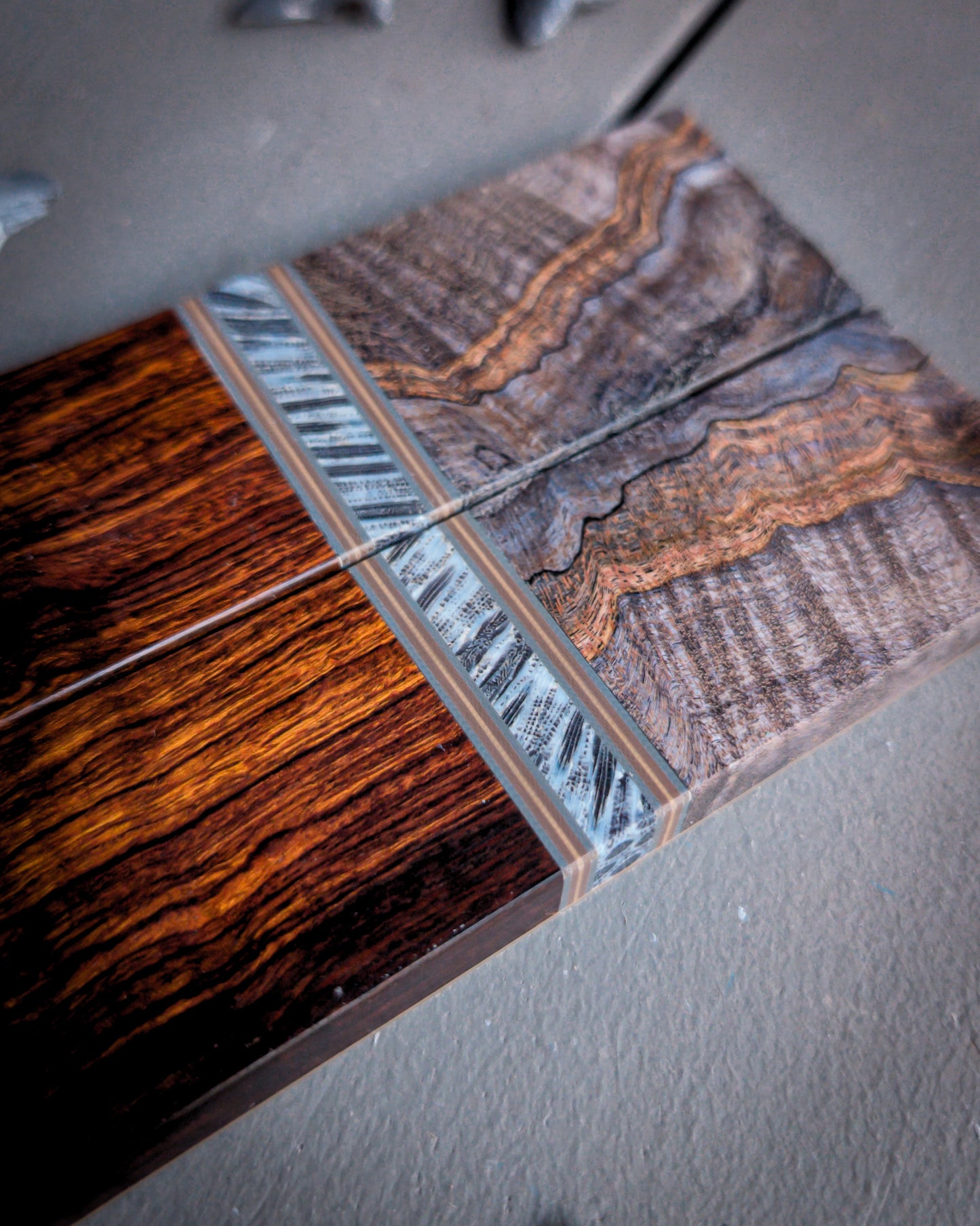 The Desert Reef - Segmented Knife Scales