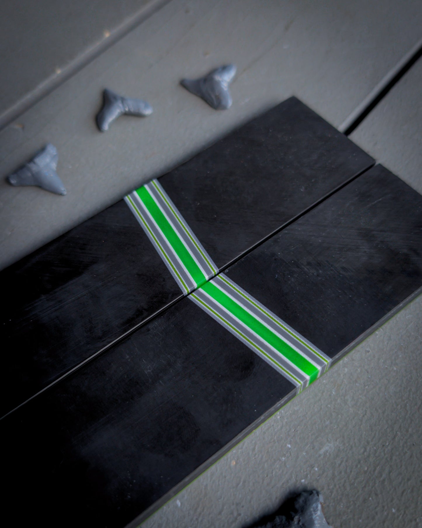 Green Carbon Footman - Combo Knife Scales